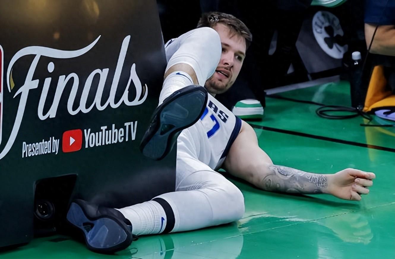 爱游戏在线登录-凯尔特人单场助攻创纪录，大胜对手