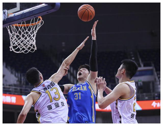 天津队顽强取胜,迈向福建队的挑战 天津队顽强取胜,迈向福建队的挑战