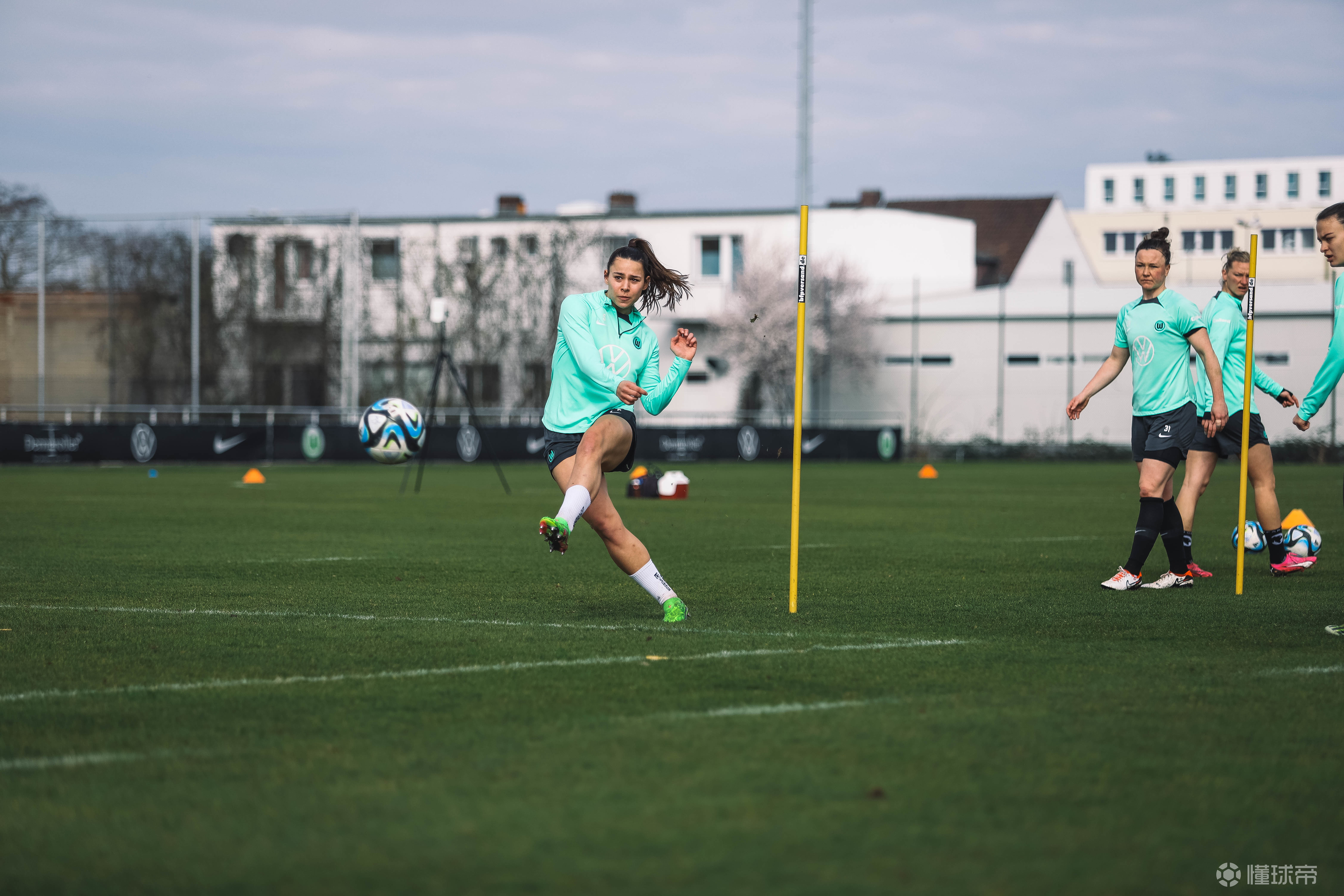 参加女足比赛的球员们训练备战状态良好 参加女足比赛的球员们训练备战状态良好