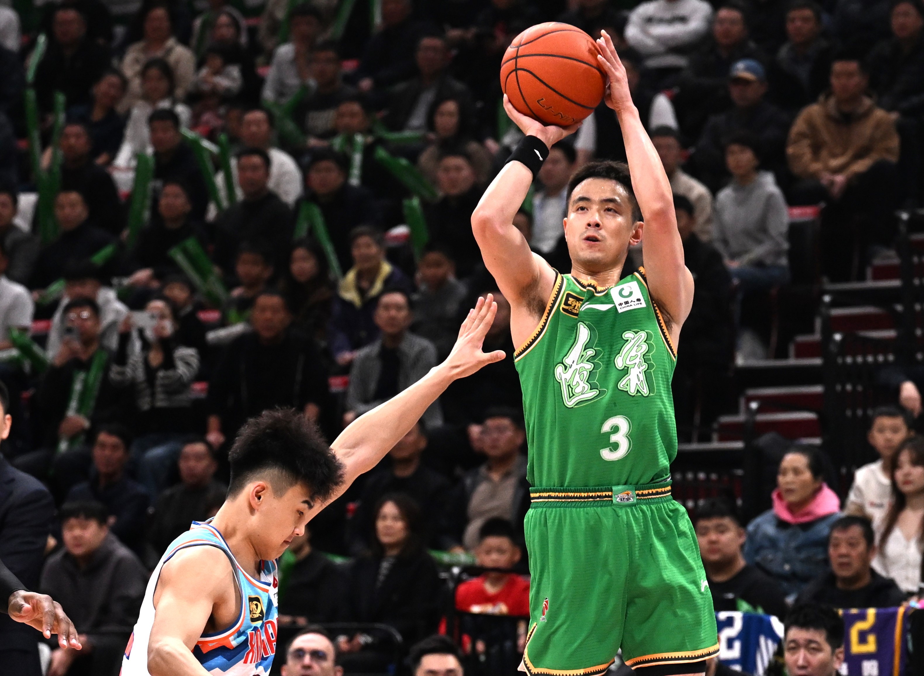 爱游戏网页版入口-辽宁男篮积极进攻，实现三连胜